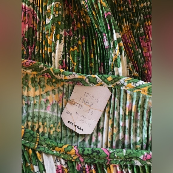 Vintage Paisley 1970’s Sheath Dress Handmade w/ Vogue Pattern 1937 Tag Size 10 - Picture 2 of 5